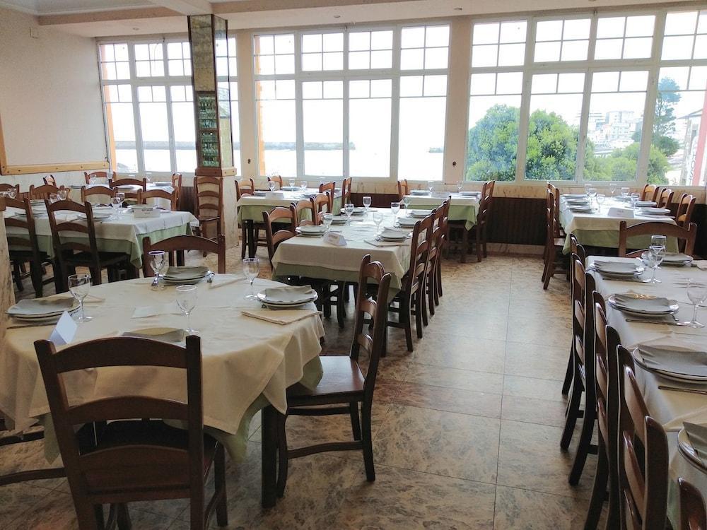 Hostal Buenavista San Ciprián Zewnętrze zdjęcie